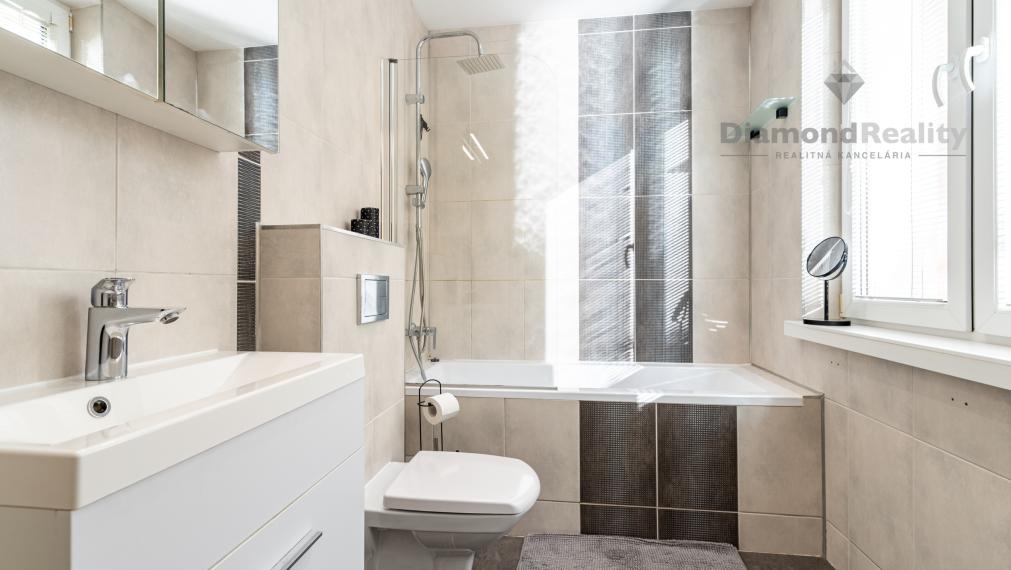 NA PREDAJ 2 IZBOVÝ BYT PO KOMPLETNEJ REKONŠTRUKCIÍ