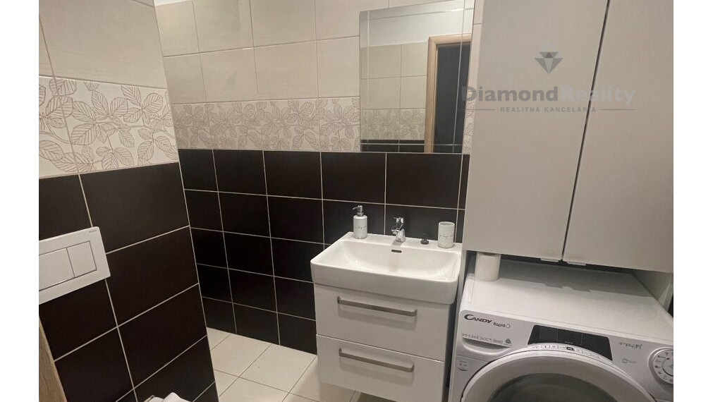 Na prenájom 2 izbový vybavený byt, ulica B. Smetanu, Trnava