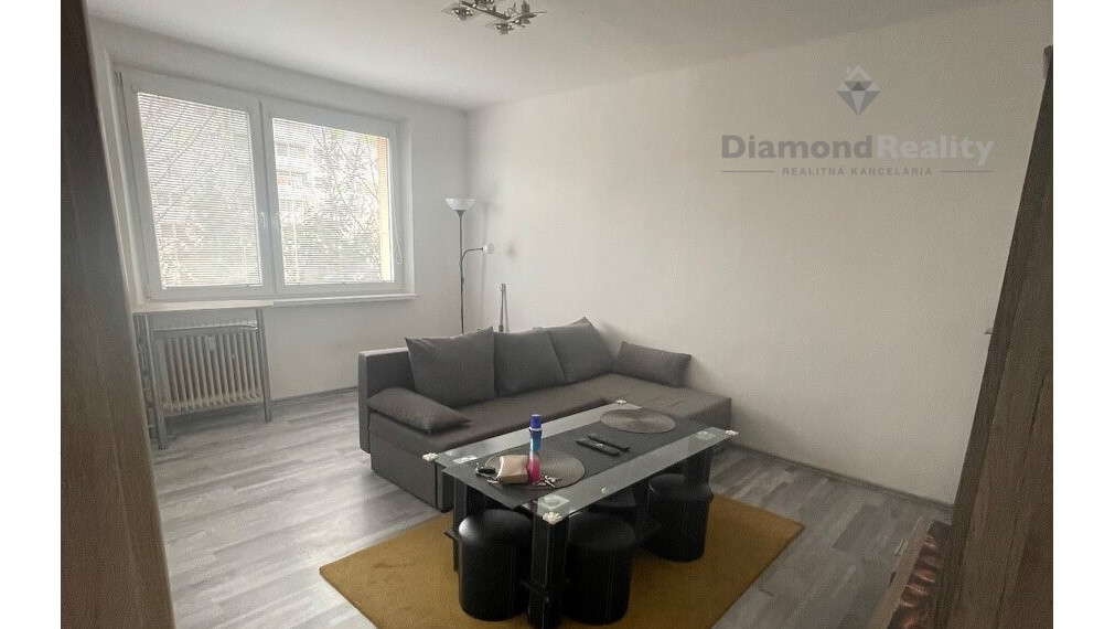 Na prenájom 2 izbový vybavený byt, ulica B. Smetanu, Trnava