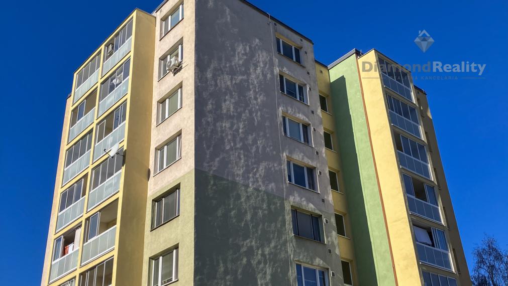NA PREDAJ VEĽKÝ ZREKONŠTRUOVANÝ 2 IZBOVÝ BYT | 58m2 + LOGGIA