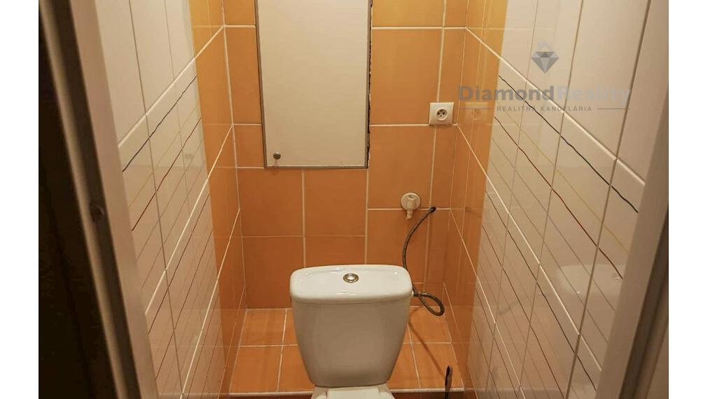 NA PREDAJ VEĽKÝ ZREKONŠTRUOVANÝ 2 IZBOVÝ BYT | 58m2 + LOGGIA