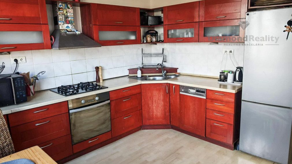 PREDANÉ - NA PREDAJ VEĽKÝ 2 IZBOVÝ BYT | 58m2 + LOGGIA