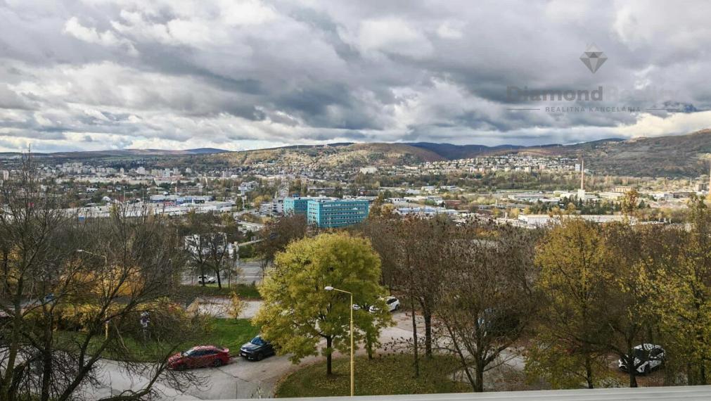 NA PREDAJ VEĽKÝ ZREKONŠTRUOVANÝ 2 IZBOVÝ BYT | 58m2 + LOGGIA