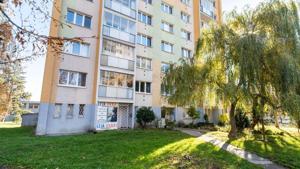 Na predaj pekný 3-izbový byt po rekonštrukcii, ulica Výstaby, Košice - Západ.