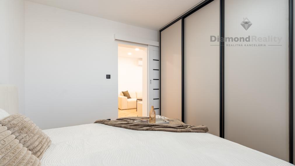 Na predaj pekný 3-izbový byt po rekonštrukcii, ulica Výstaby, Košice - Západ.