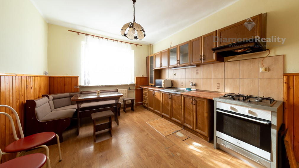 Na predaj dva ihneď obývateľné rodinné domy za cenu jedného v malebnej obci Výčapy-Opatovce