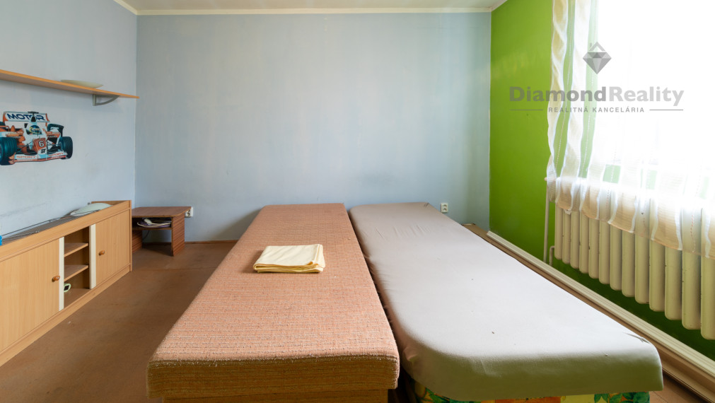 Na predaj dva ihneď obývateľné rodinné domy za cenu jedného v malebnej obci Výčapy-Opatovce