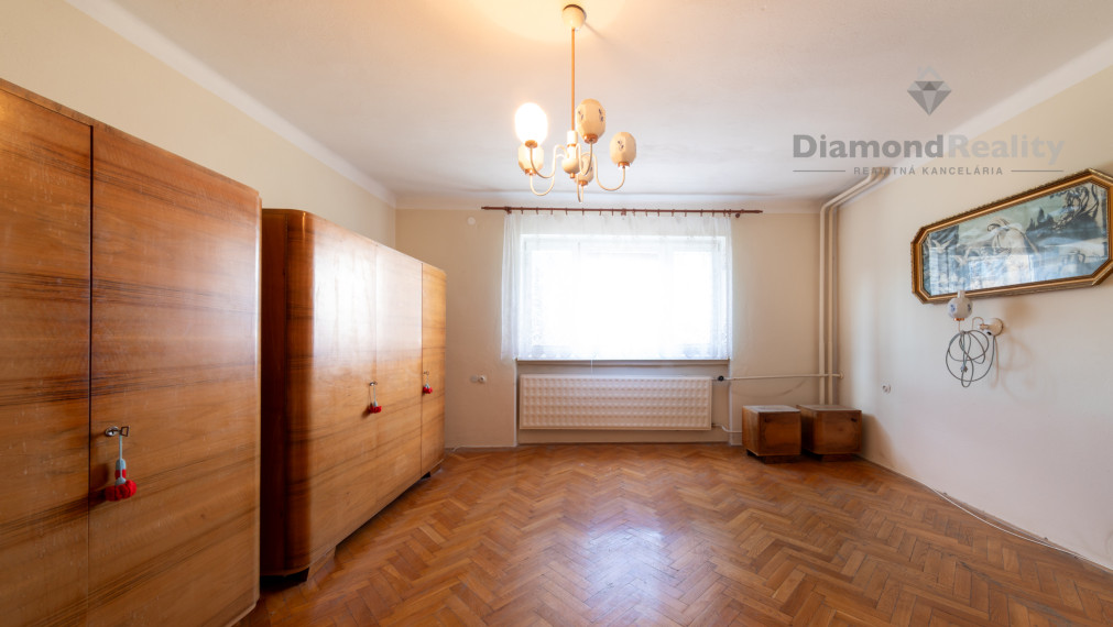 Na predaj dva ihneď obývateľné rodinné domy za cenu jedného v malebnej obci Výčapy-Opatovce