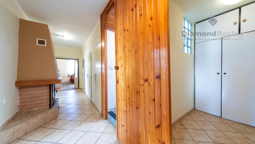 Na predaj dva ihneď obývateľné rodinné domy za cenu jedného v malebnej obci Výčapy-Opatovce