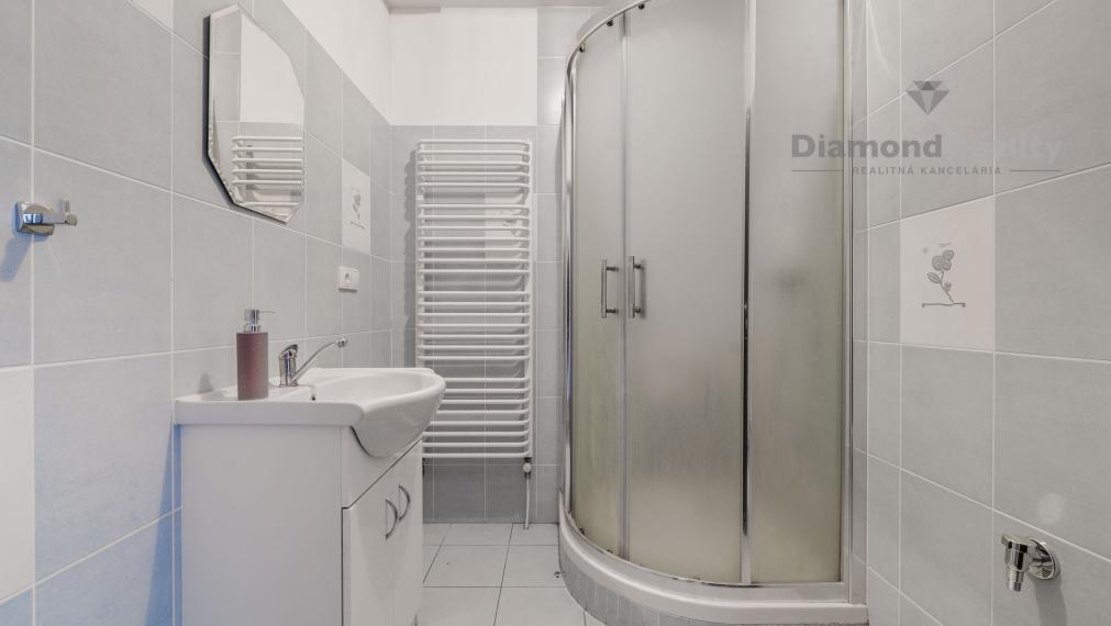 Najlepšia INVESTIČNÁ PRÍLEŽITOSŤ: 2 BUDOVY -  GABOLTOV okr. Bardejov