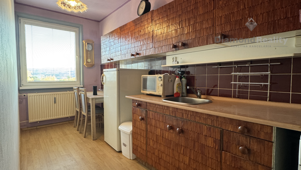 NAJLACNEJŠÍ 3 IZBOVÝ BYT NA SÍDLISKU ŤAHANOVCE | 62m2 + 3m LOGGIA | VARŠAVSKÁ ULICA