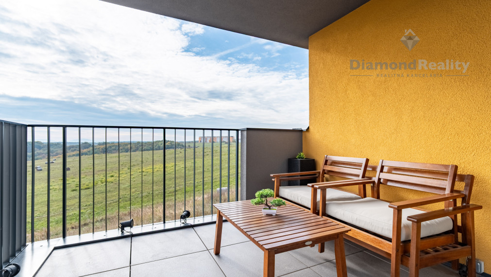 ZNÍŽENÁ CENA - NA PREDAJ MODERNÝ 3-IZBOVÝ BYT S KRÁSNYM VÝHĽADOM