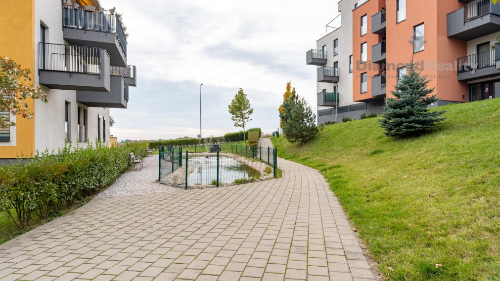 ZNÍŽENÁ CENA - NA PREDAJ MODERNÝ 3-IZBOVÝ BYT S KRÁSNYM VÝHĽADOM