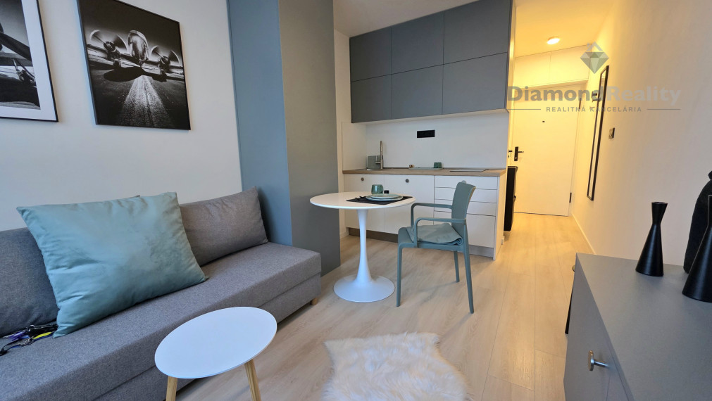 NA PREDAJ PEKNÝ 1 - IZBOVÝ BYT NA ULICI KRIVÁ, KOŠICE - JUH