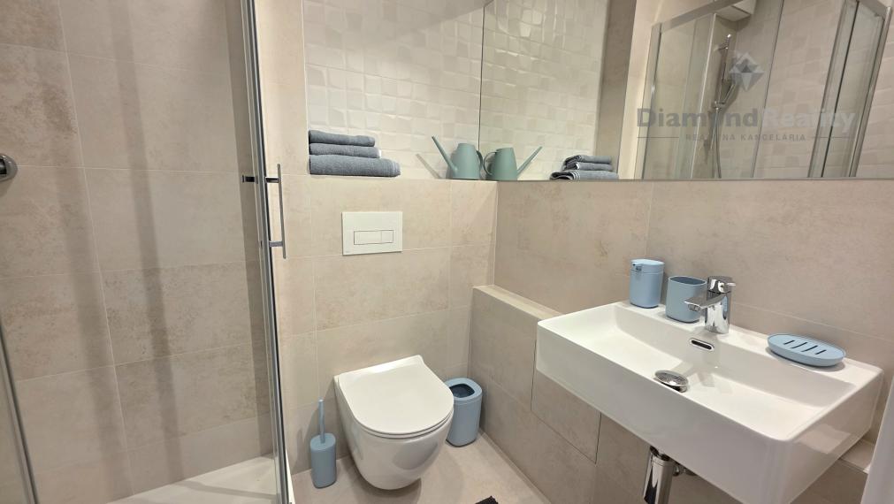 NA PREDAJ PEKNÝ 1 - IZBOVÝ BYT NA ULICI KRIVÁ, KOŠICE - JUH