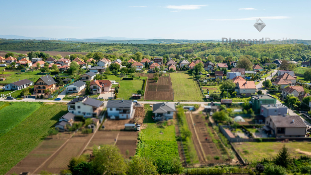 Na predaj stavebný pozemok Trávnica pri Podhájskej