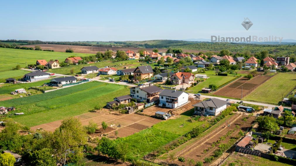 Na predaj stavebný pozemok Trávnica pri Podhájskej