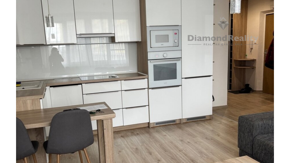 Na predaj 3 izbový byt , Hronská ulica, Košice -Západ