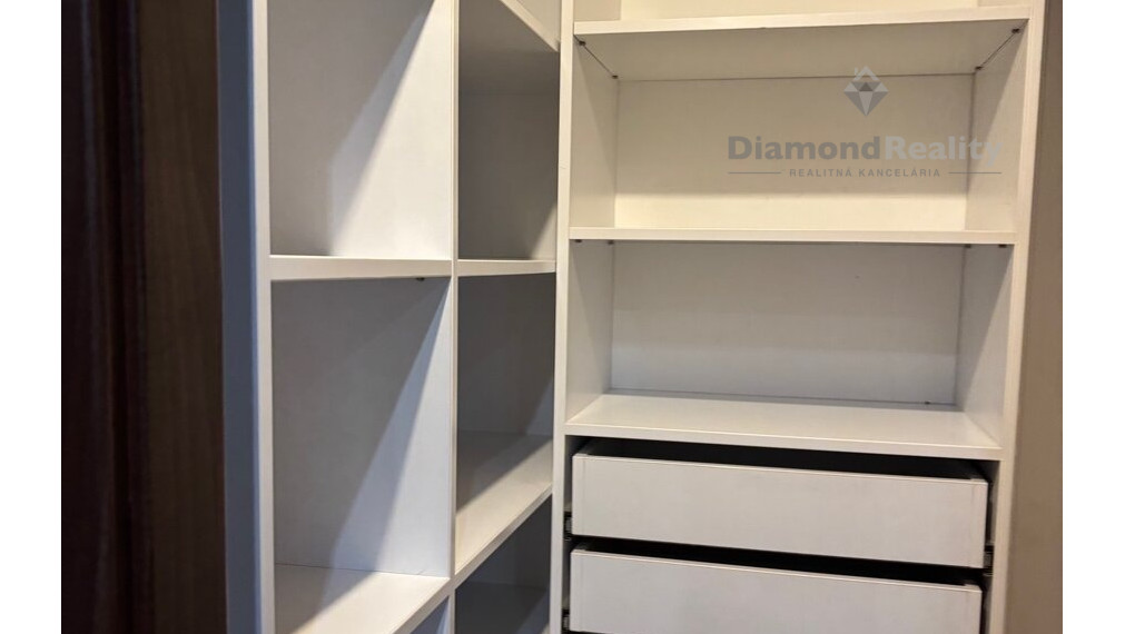 Na predaj 3 izbový byt , Hronská ulica, Košice -Západ