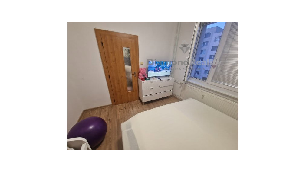 Na predaj: krásny 3-izbový byt po kompletnej rekonštrukcii – 67 m², 3. poschodie, Nitra – Čermáň, Hlboká ulica