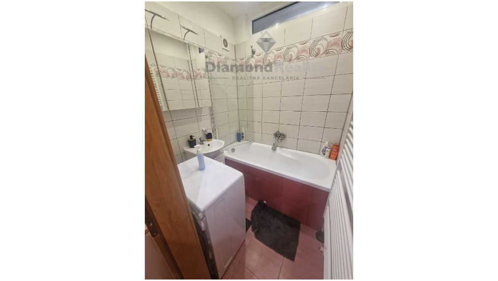 Na predaj: krásny 3-izbový byt po kompletnej rekonštrukcii – 67 m², 3. poschodie, Nitra – Čermáň, Hlboká ulica