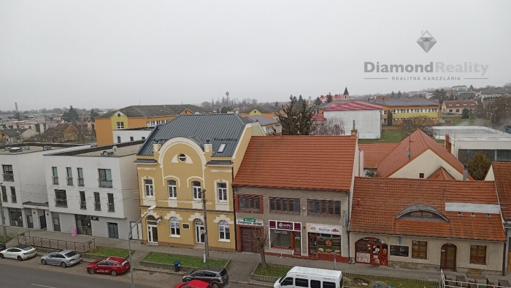 Na prenájom zariadený 2 izbový byt balkón Beňovského, Vrbové.