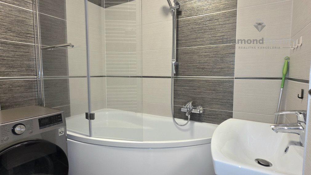 REZERVOVANÝ! 1 izbový byt na predaj, ulica Južná trieda