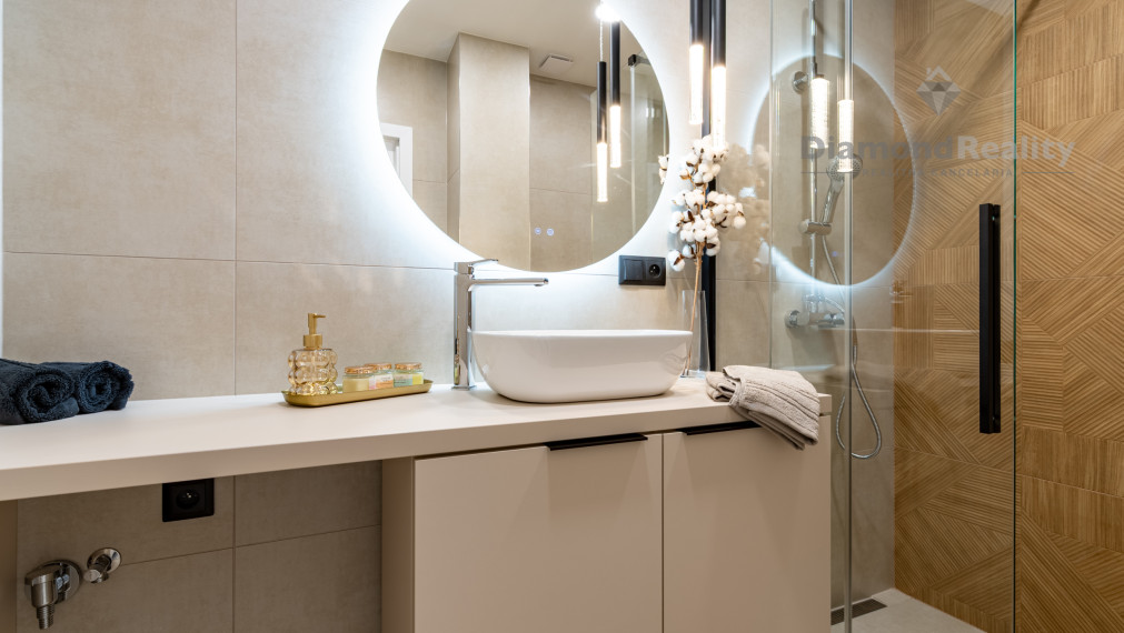 NA PREDAJ ZREKONŠTRUOVANÝ 4-IZBOVÝ BYT NA ULICI VÝSTAVBY, KOŠICE - ZÁPAD.