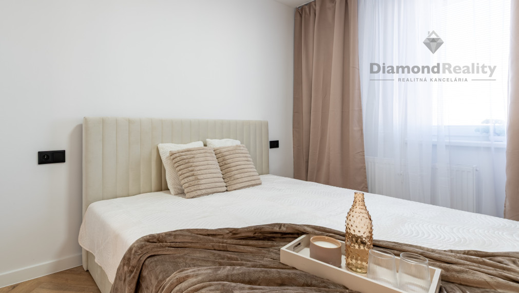 NA PREDAJ ZREKONŠTRUOVANÝ 4-IZBOVÝ BYT NA ULICI VÝSTAVBY, KOŠICE - ZÁPAD.