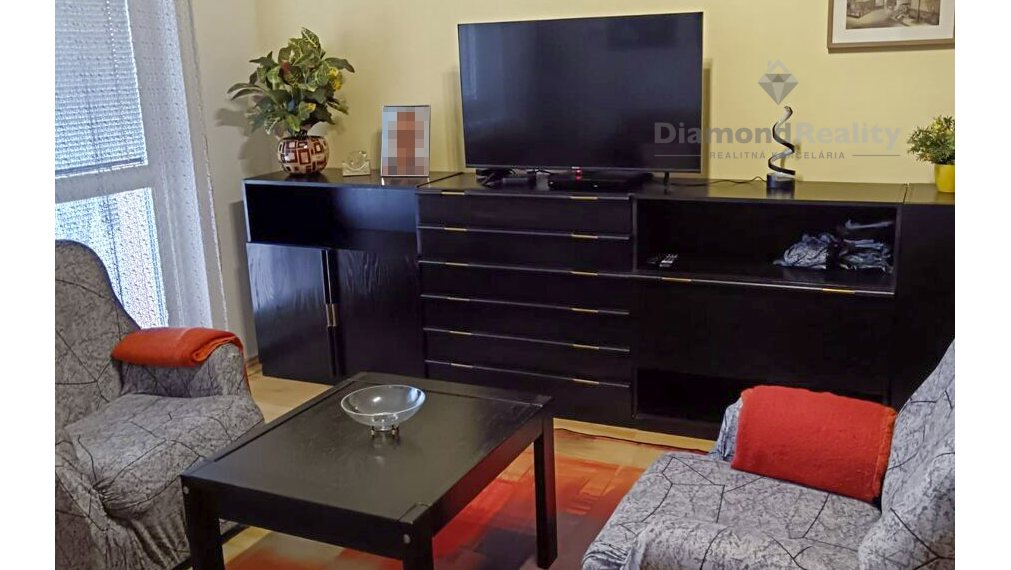 NA PREDAJ VEĽKÝ 2 IZBOVÝ BYT PO REKONŠTRUKCII | 57m2 +LOGGIA