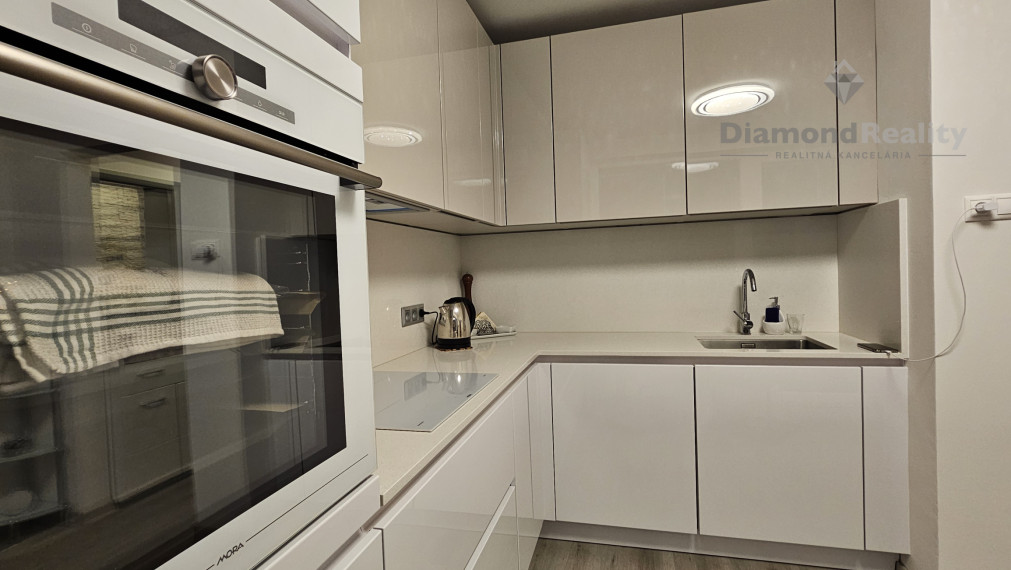 REZERVOVANÉ! Na predaj 1-izbový byt, Komenského, Košice