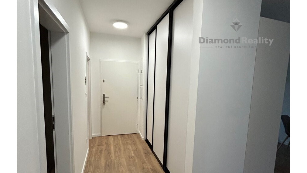 Na prenájom úplne nový 2 izbový byt, balkón, Cisárky, Sereď