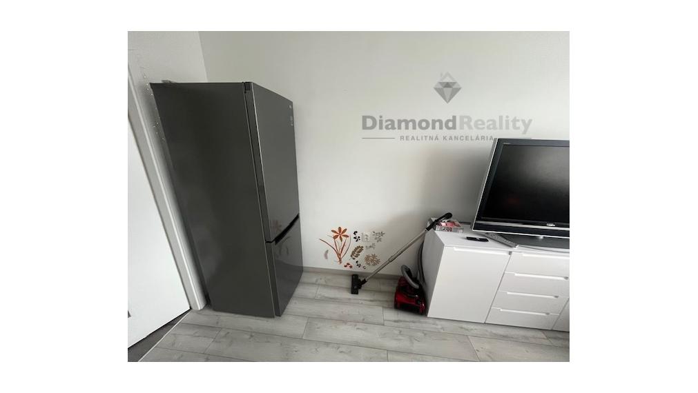 Na prenájom plne zariadená garsonka, centrum mesta, Modra