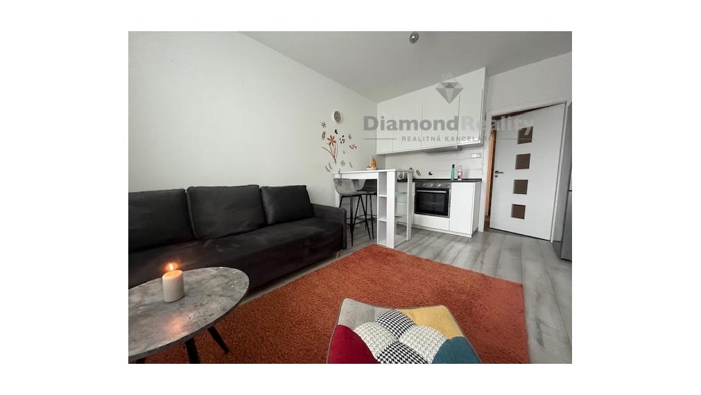 Na prenájom plne zariadená garsonka, centrum mesta, Modra