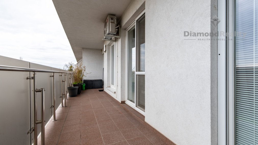 NA PREDAJ PRIESTRANNÝ 3 IZBOVÝ BYT | 80m2 + 17m2 BALKÓN | BOROVICOVÝ HÁJ