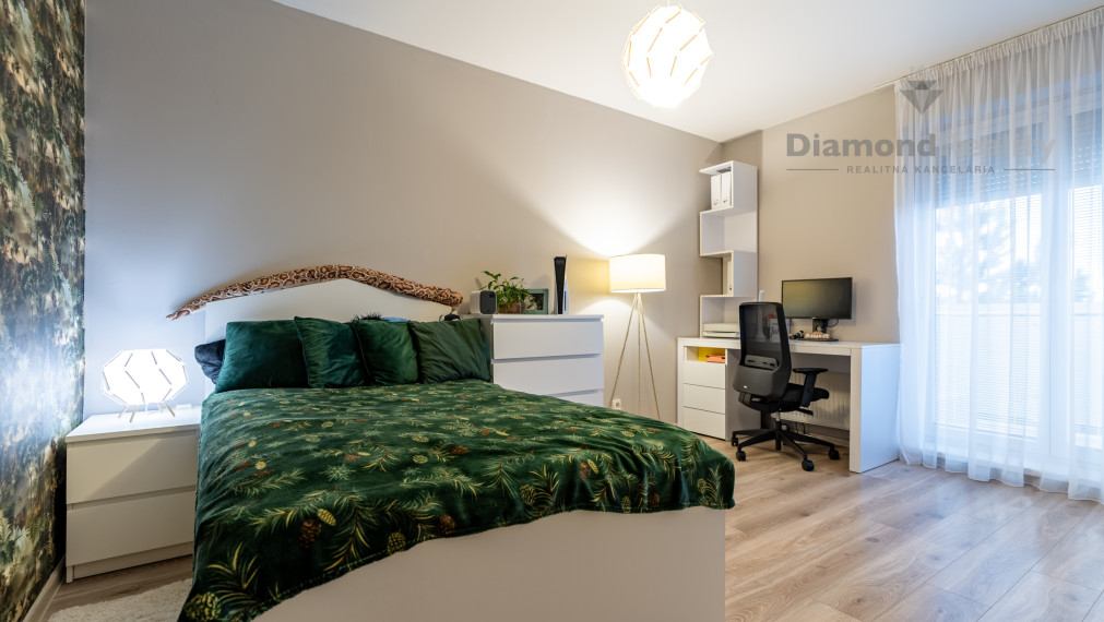 NA PREDAJ PRIESTRANNÝ 3 IZBOVÝ BYT | 80m2 + 17m2 BALKÓN | BOROVICOVÝ HÁJ