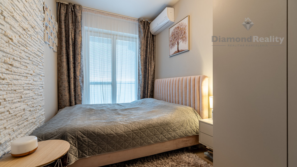 NA PREDAJ PRIESTRANNÝ 3 IZBOVÝ BYT | 80m2 + 17m2 BALKÓN | BOROVICOVÝ HÁJ