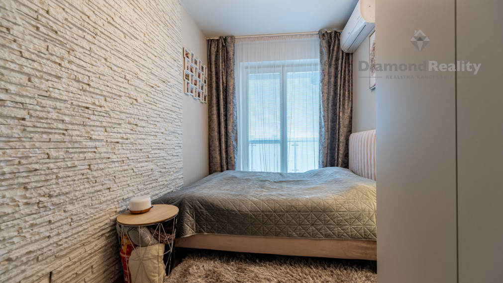 NA PREDAJ PRIESTRANNÝ 3 IZBOVÝ BYT | 80m2 + 17m2 BALKÓN | BOROVICOVÝ HÁJ