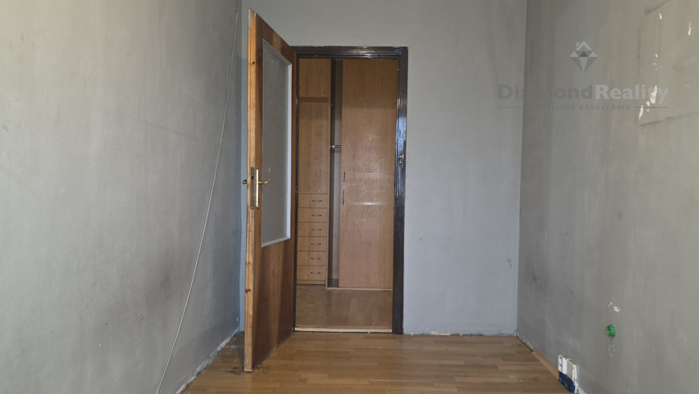 "REZERVOVANÝ"  Na predaj 4 izbový byt na KVP, Wuppertálska ul.