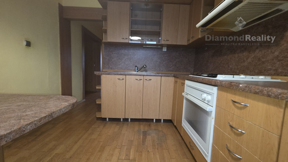 "REZERVOVANÝ"  Na predaj 4 izbový byt na KVP, Wuppertálska ul.