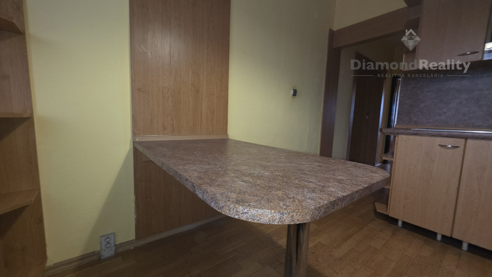 "REZERVOVANÝ"  Na predaj 4 izbový byt na KVP, Wuppertálska ul.