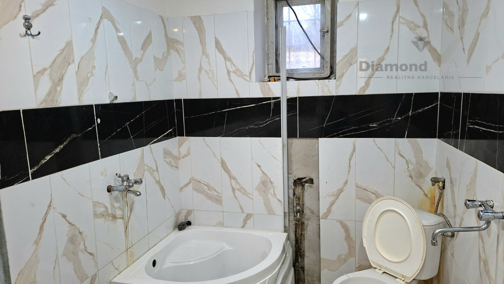 NA PREDAJ RODINNÝ DOM S VEĽKÝM POZEMKOM | BÓDVASZILAS