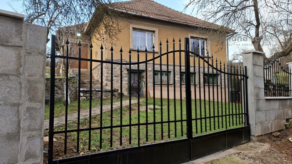 NA PREDAJ RODINNÝ DOM S VEĽKÝM POZEMKOM | BÓDVASZILAS