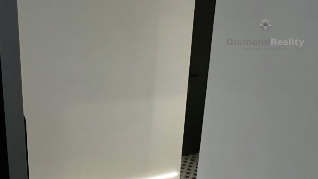 NA PREDAJ KOMPLETNE ZREKONŠTRUOVANÝ BYT | ZIMNÁ ULICA | 40m²