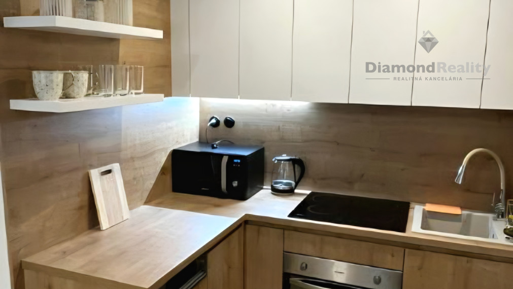 NA PREDAJ KOMPLETNE ZREKONŠTRUOVANÝ BYT | ZIMNÁ ULICA | 40m²