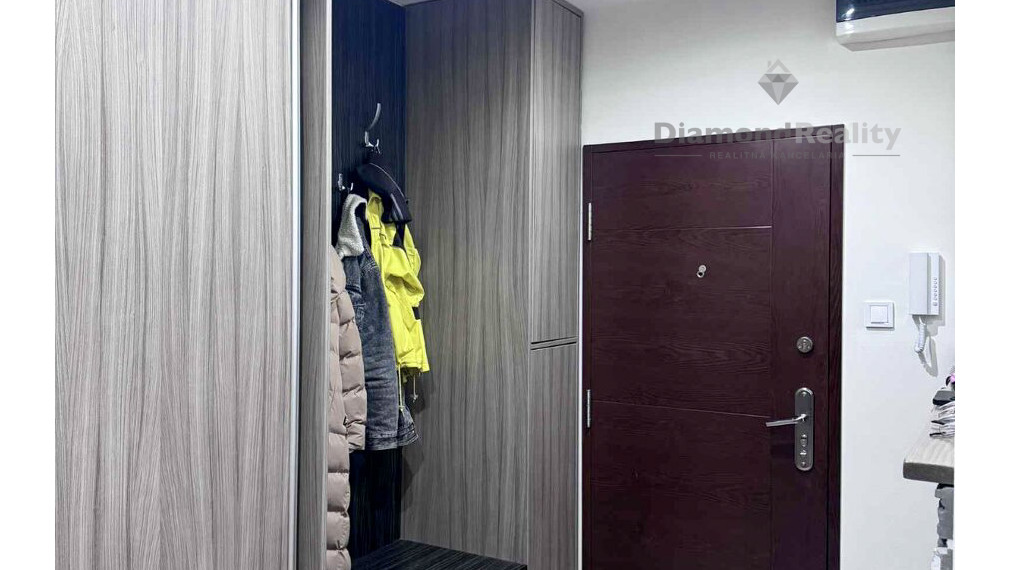 NOVÁ CENA | NA PREDAJ ZREKONŠTRUOVANÝ 3 IZBOVÝ BYT V ROŽŇAVE