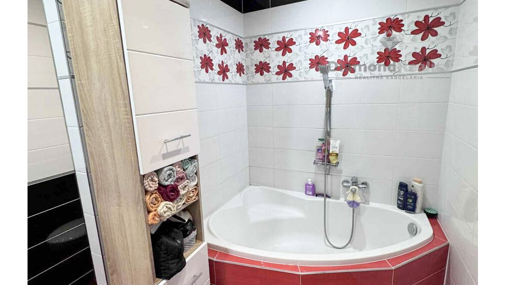 NOVÁ CENA | NA PREDAJ ZREKONŠTRUOVANÝ 3 IZBOVÝ BYT V ROŽŇAVE