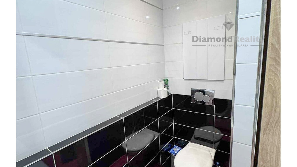 NOVÁ CENA | NA PREDAJ ZREKONŠTRUOVANÝ 3 IZBOVÝ BYT V ROŽŇAVE