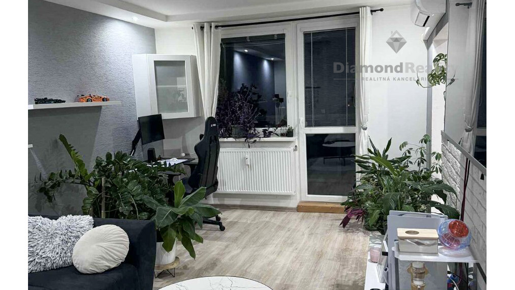 NOVÁ CENA | NA PREDAJ ZREKONŠTRUOVANÝ 3 IZBOVÝ BYT V ROŽŇAVE