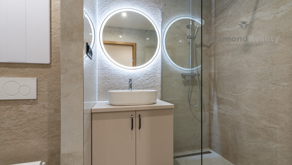 NA PREDAJ ZARIADENÝ 1,5 IZBOVÝ BYT PO NOVEJ REKONŠTRUKCIÍ